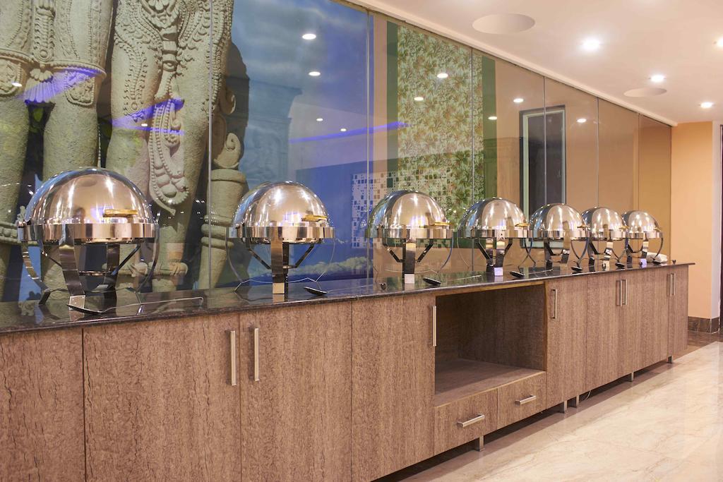 Hotel Waterfall Delhi  Exterior photo