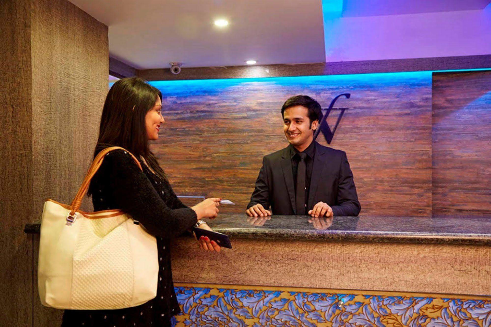 Hotel Waterfall Delhi  Exterior photo
