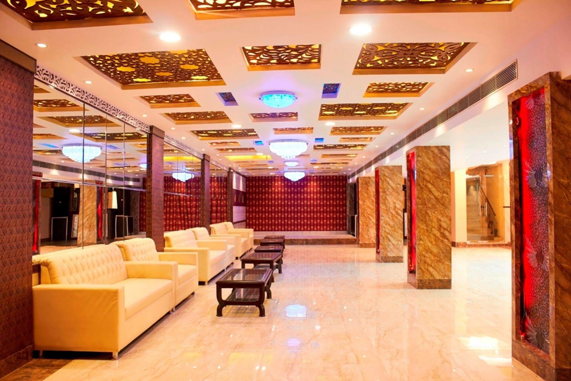 Hotel Waterfall Delhi  Exterior photo