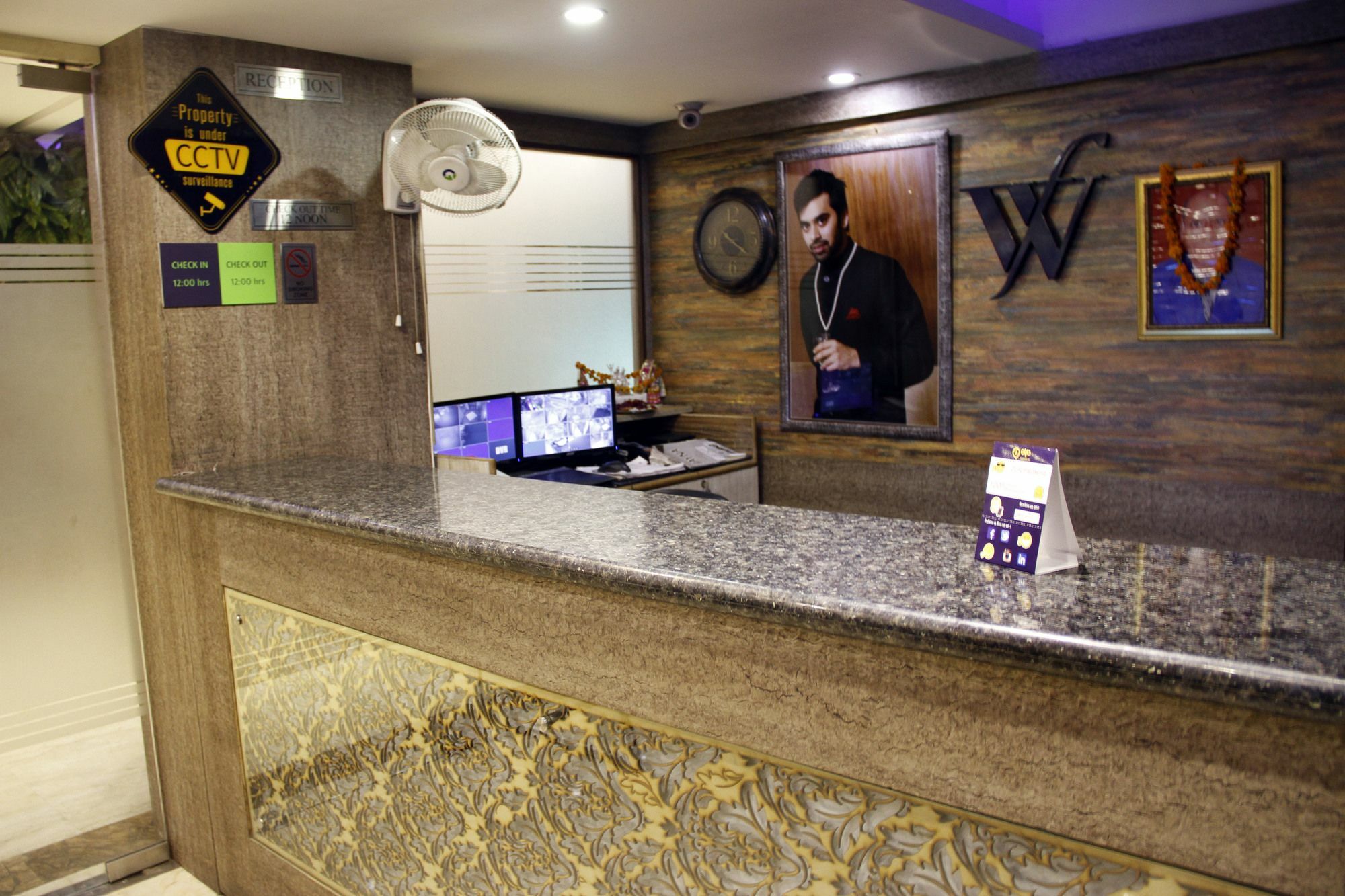 Hotel Waterfall Delhi  Exterior photo