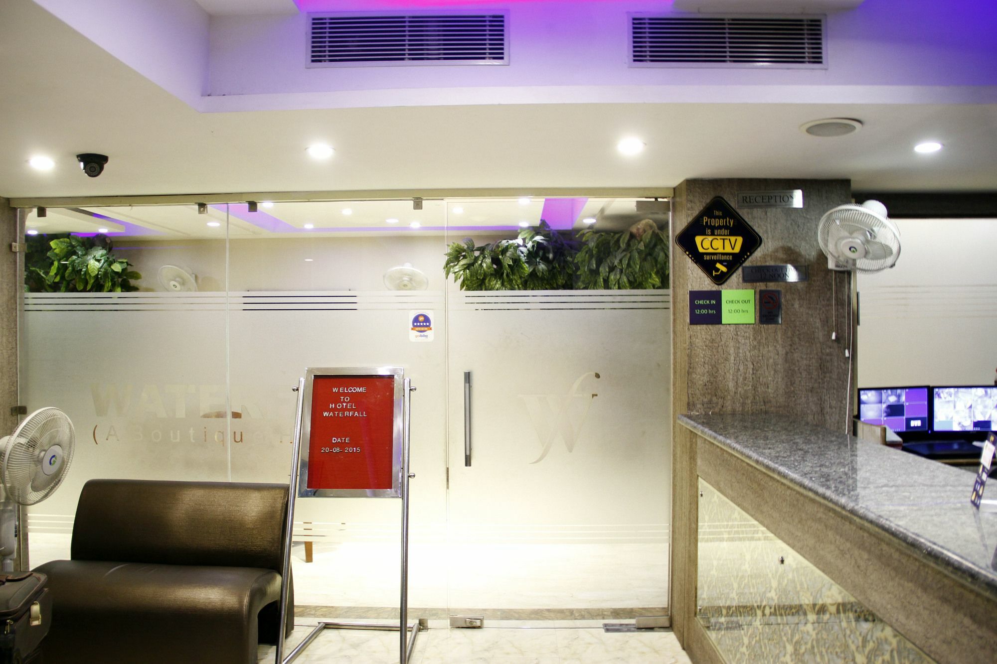 Hotel Waterfall Delhi  Exterior photo