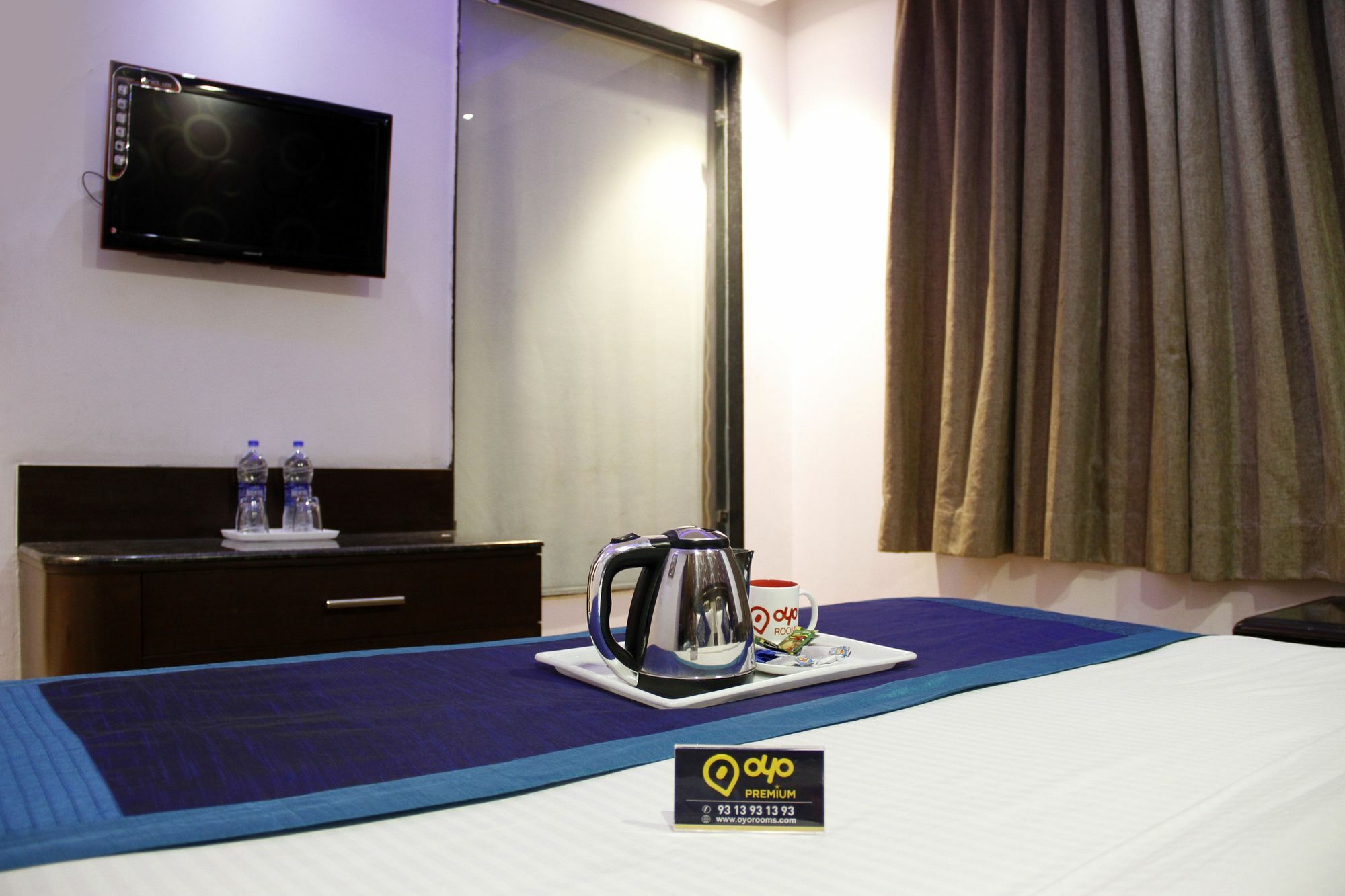 Hotel Waterfall Delhi  Exterior photo