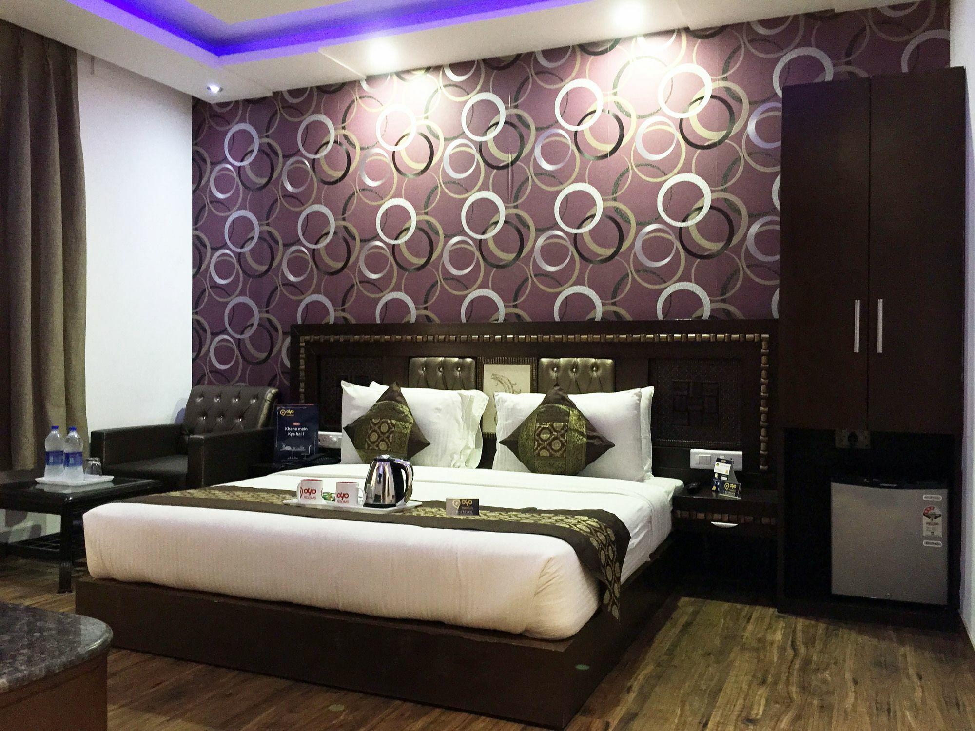 Hotel Waterfall Delhi  Exterior photo