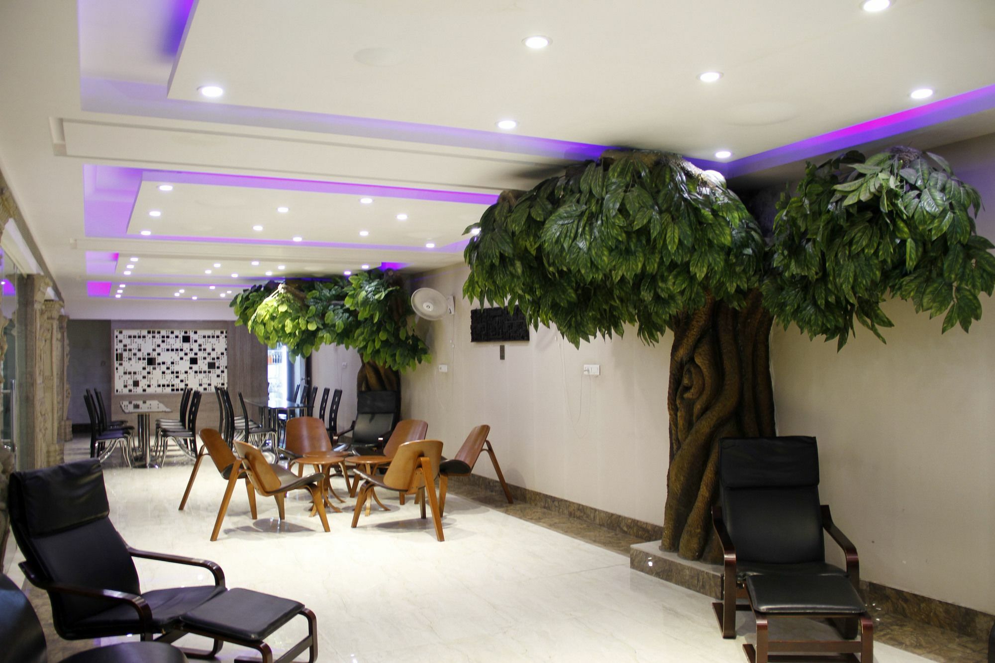 Hotel Waterfall Delhi  Exterior photo